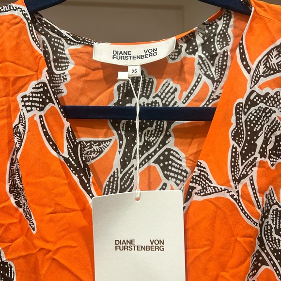 Diane Von Furstenberg Eloise printed crepe de chine wrap dress - Picture 6 of 8